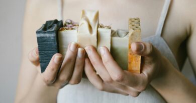 Summer Soap for Oily Skin: The Best Soaps for Oily Skin and Skincare Tips